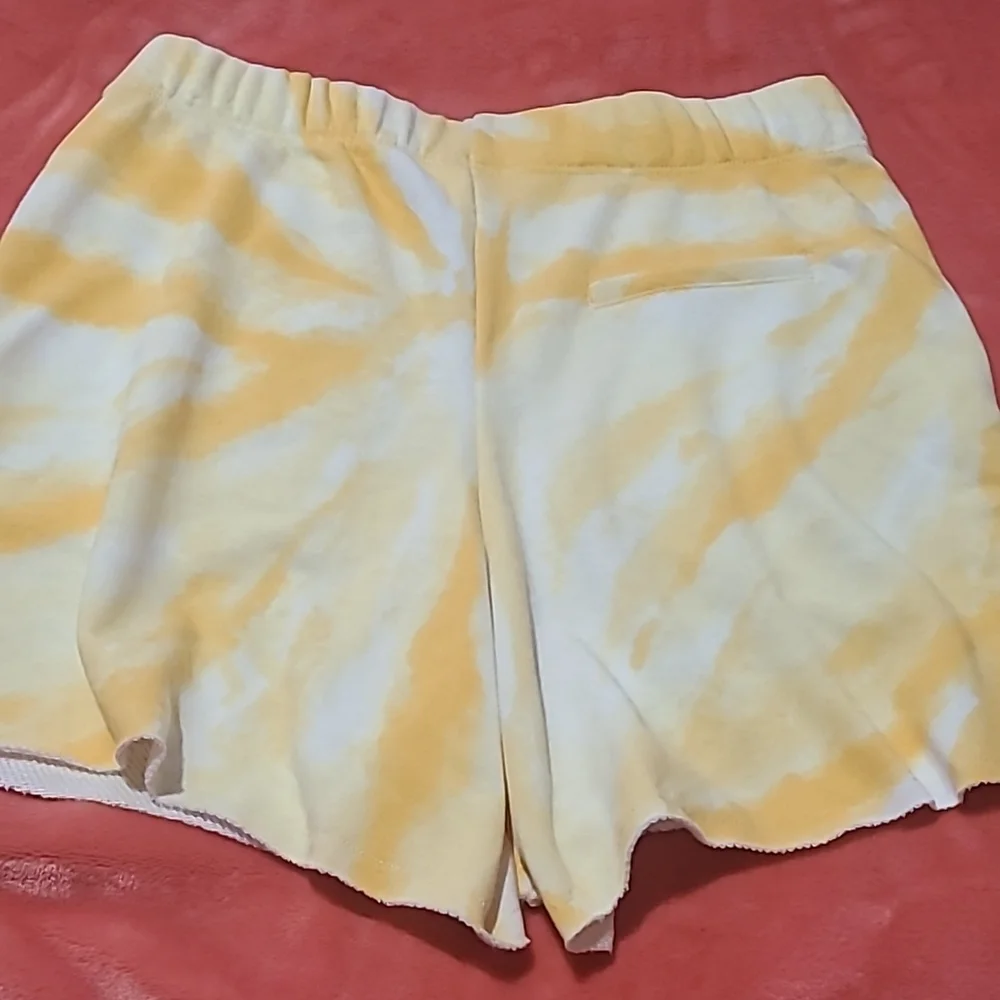 Women's Tie Dye Yellow Comfortable Breathable Sleep Shorts, Size XSmall, NEW - Picture 3 of 3